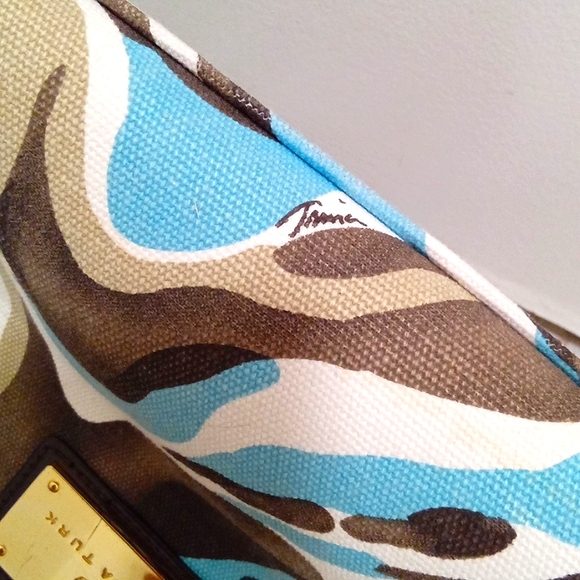 Trina Turk Round Handle Canvas Print Large Bag - Picture 10 of 10